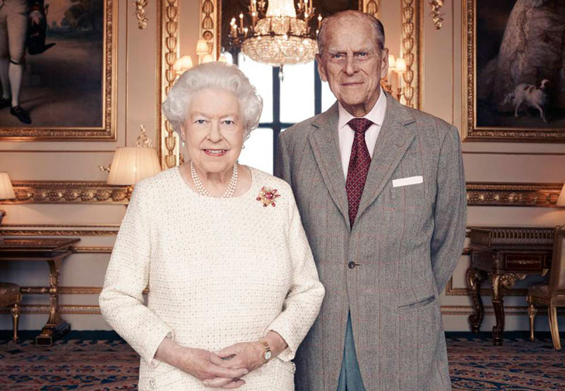 El príncipe Carlos de Inglaterra da positivo a coronavirus
